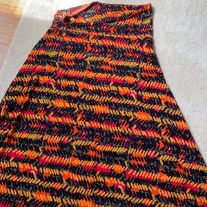 LuLaRoe M (Fit Runs Big) Maxi